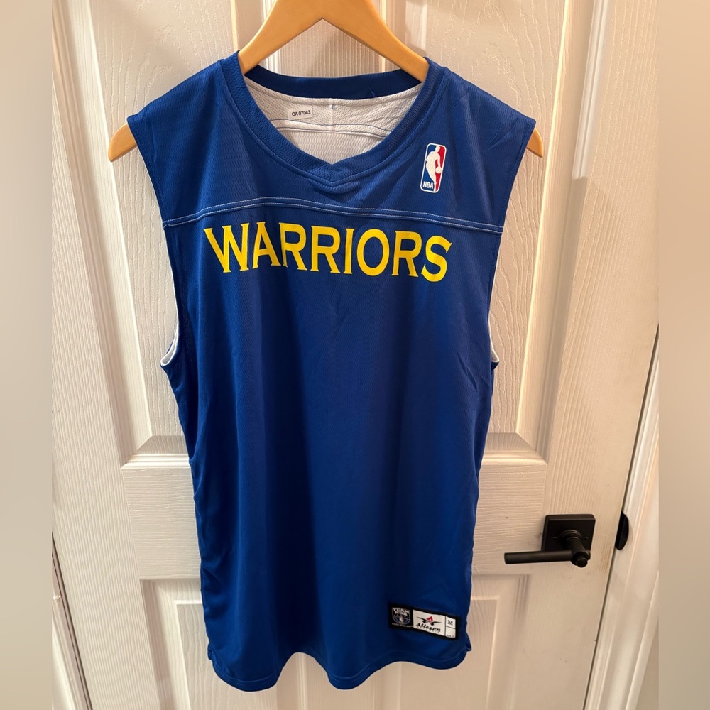 NWOT - Reversible NBA Warriors Blue and White practice jersey
